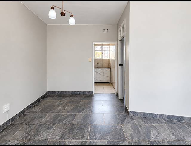 2 BEDROOM FLAT FOR SALE IN PEACEHAVEN